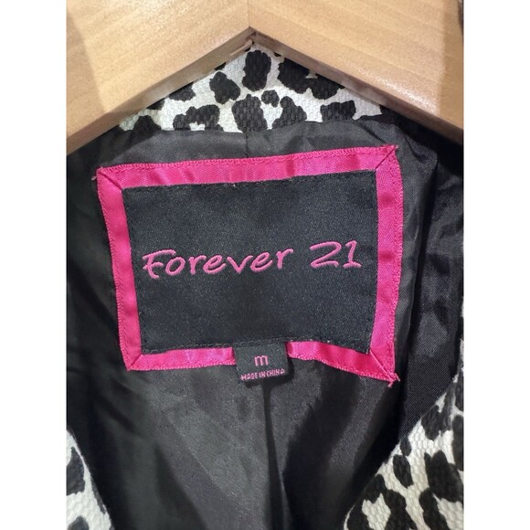 NWT Forever 21 Sz M Black/White Leopard Print Trench Coat Jacket 3/4 Sleeve Belt - Picture 3 of 13